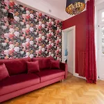 Luxury Apartment With Two Bedrooms And Balcony By Renters Prestige